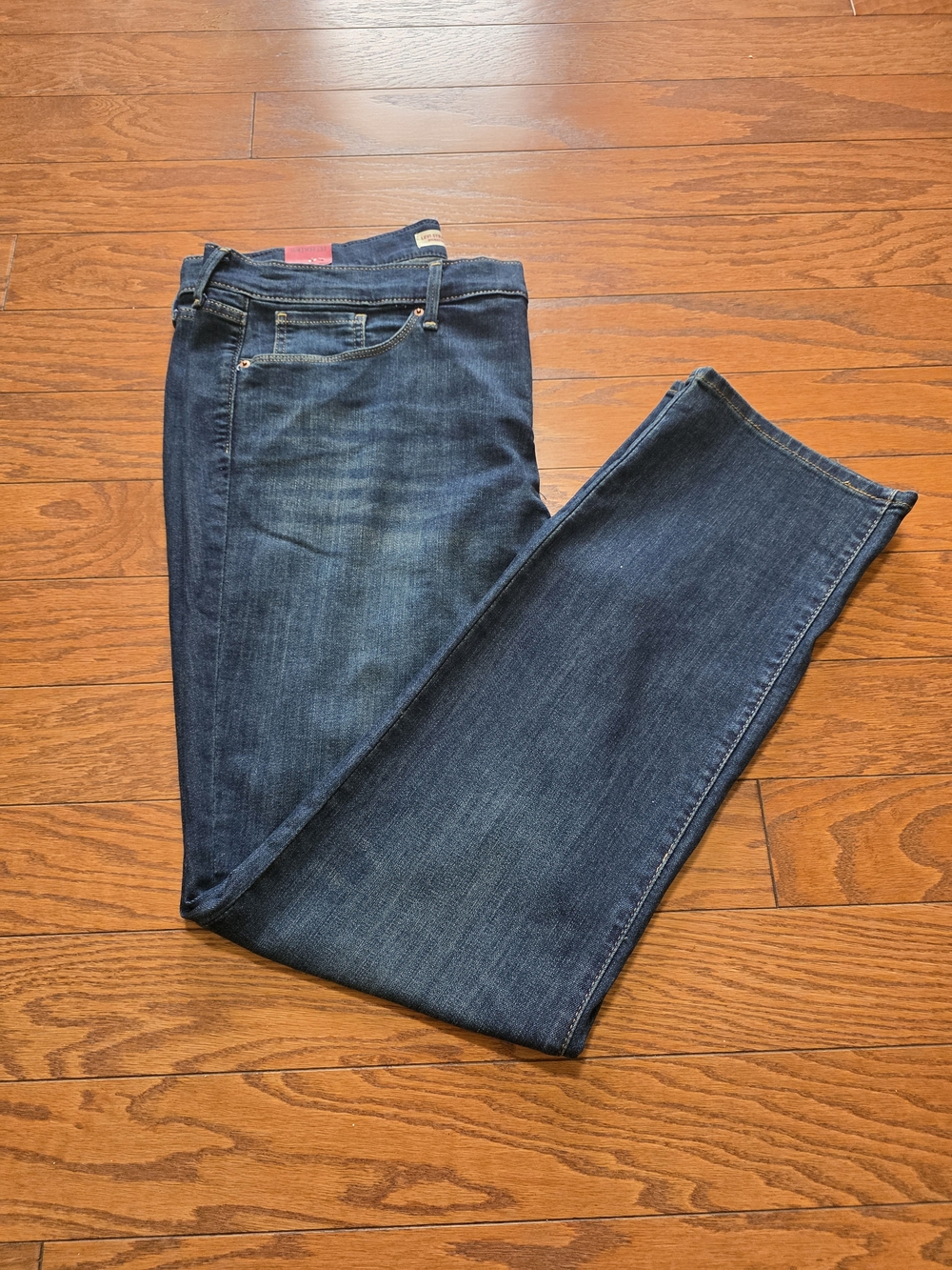NWT Levi's Dark Indigo Mid-Rise Straight Leg Jeans Size 18